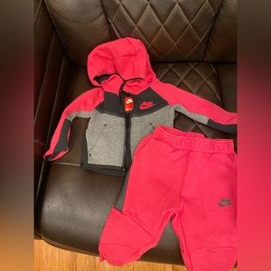 Nike Tech Baby hoodie and pants (12months)